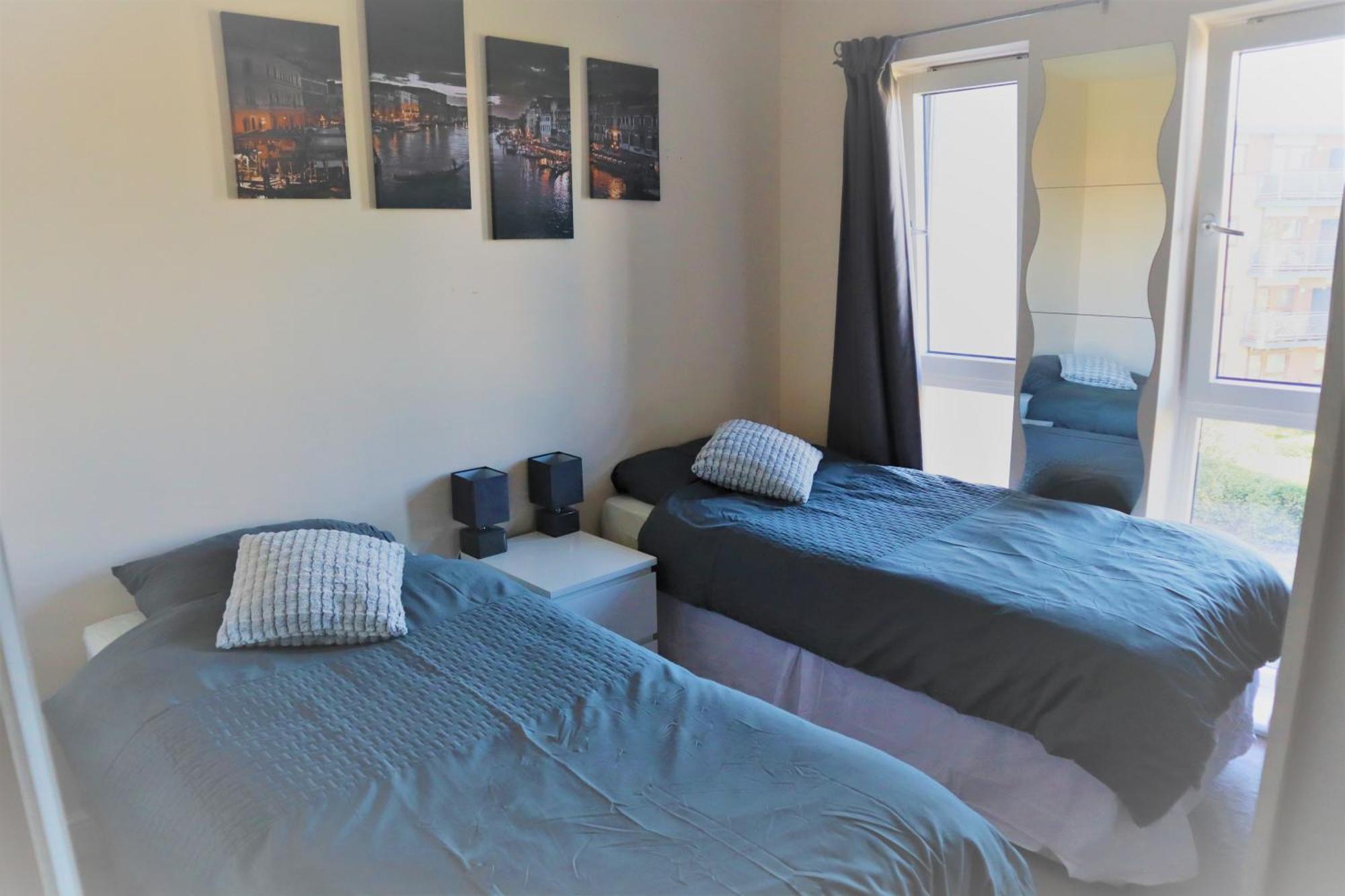 2Br Apt In Crawley W Parking - Near Gatwick Daire Dış mekan fotoğraf