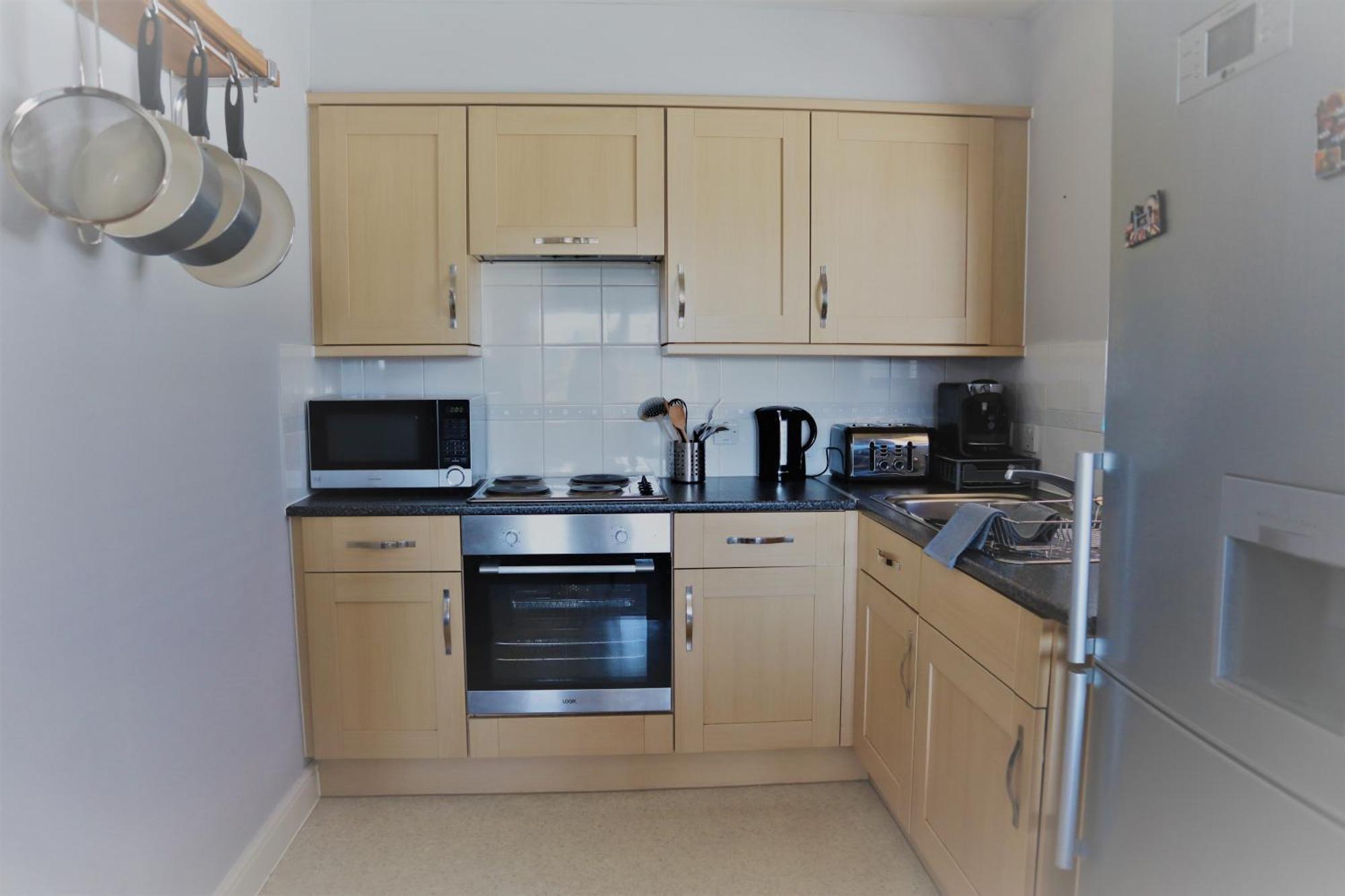 2Br Apt In Crawley W Parking - Near Gatwick Daire Dış mekan fotoğraf